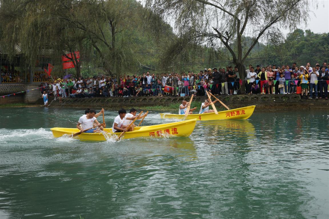 划船比赛现场